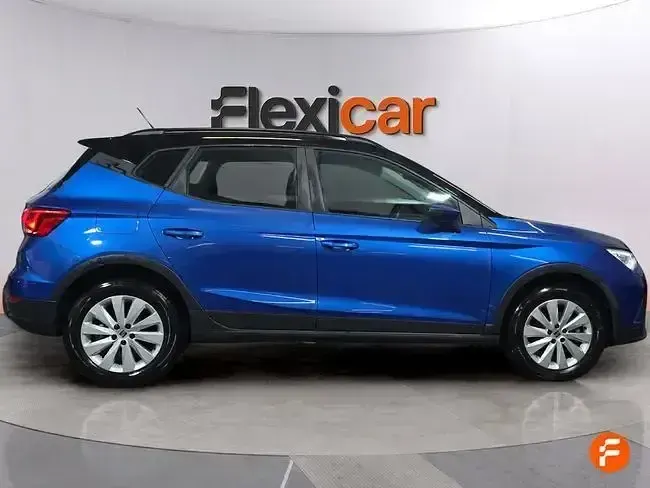 Usado Seat Arona Style 110 CV (80 kW) 2023 Azul SUV