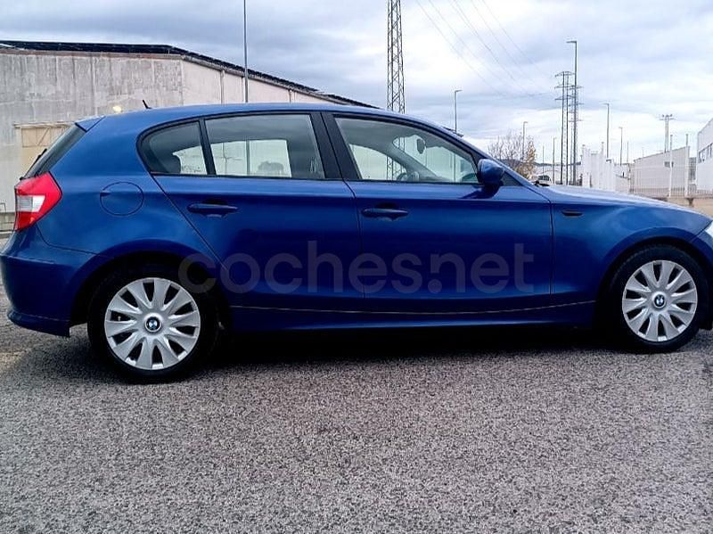 Usado BMW 116 122 CV (89 kW) 2007 Azul Utilitario