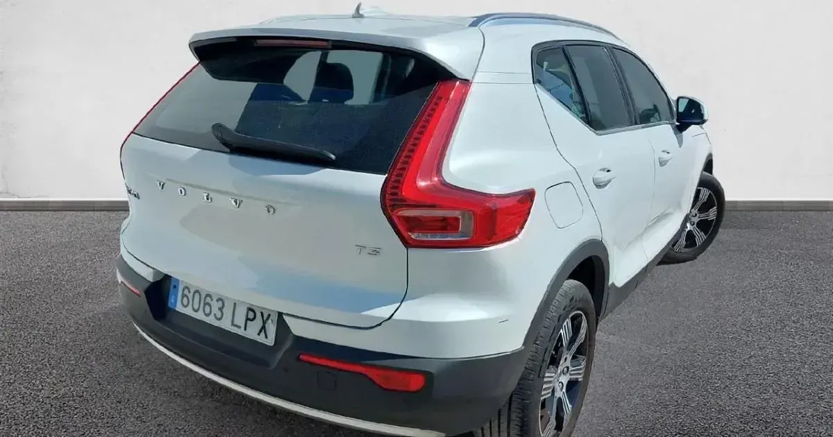 Käytetty Volvo XC40 Inscription 163 HP (119 kW) 2021 Katumaasturi