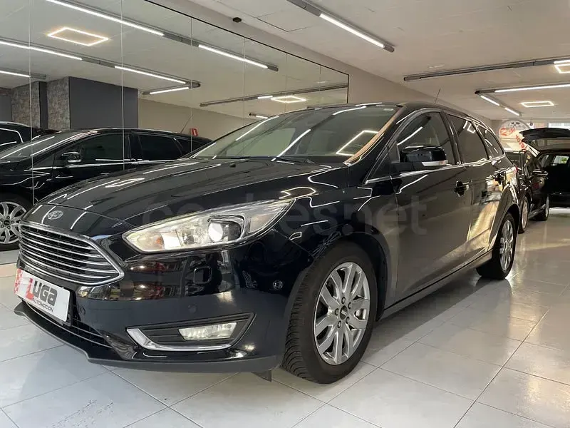 Usado Ford Focus Titanium 125 CV (91 kW) 2016 Negro Familiar