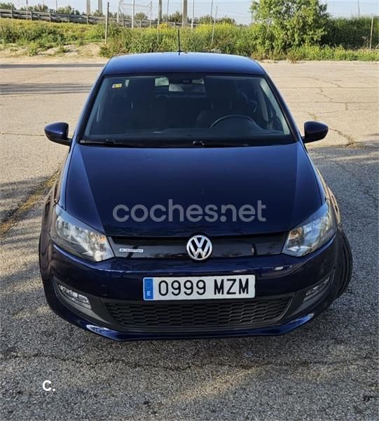 Azul Usado 2012 VW Polo Berlina | 5200 € (Buen precio) - Imagen 1/4