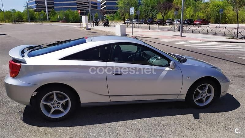 Usado Toyota Celica 143 CV (105 kW) 2001 Gris / plata Coupe