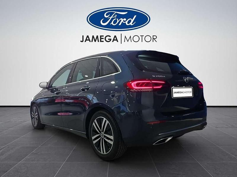 Usado Mercedes B200 150 CV (110 kW) 2022 Azul Monovolumen