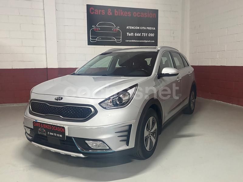 Usado Kia Niro 141 CV (103 kW) 2018 Gris / plata SUV