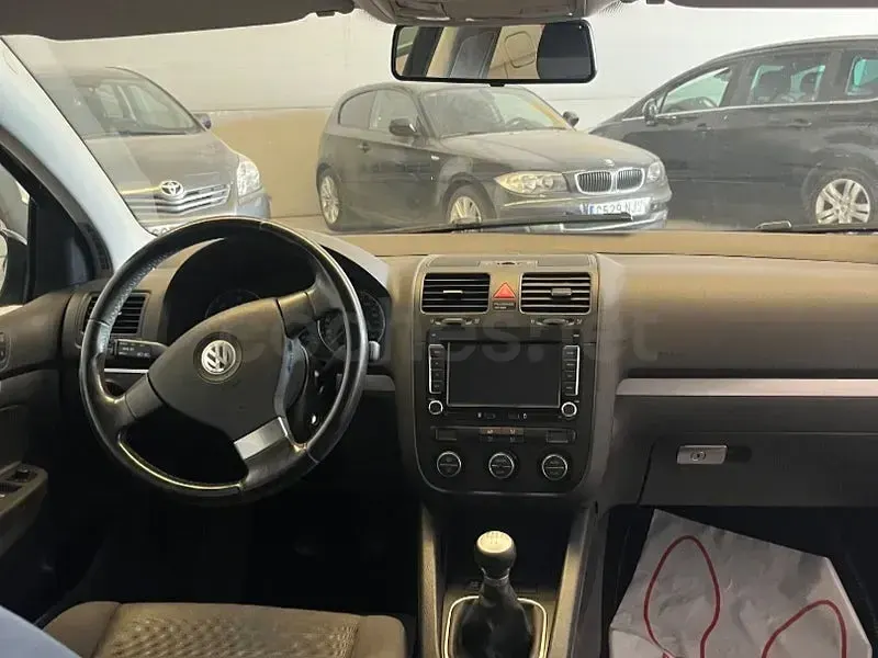 Usado VW Golf V Highline 105 CV (77 kW) 2007 Negro Berlina
