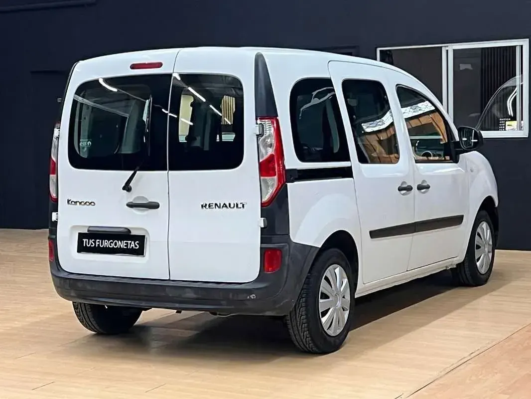 Usado Renault Kangoo 75 CV (55 kW) 2018 Blanco Monovolumen