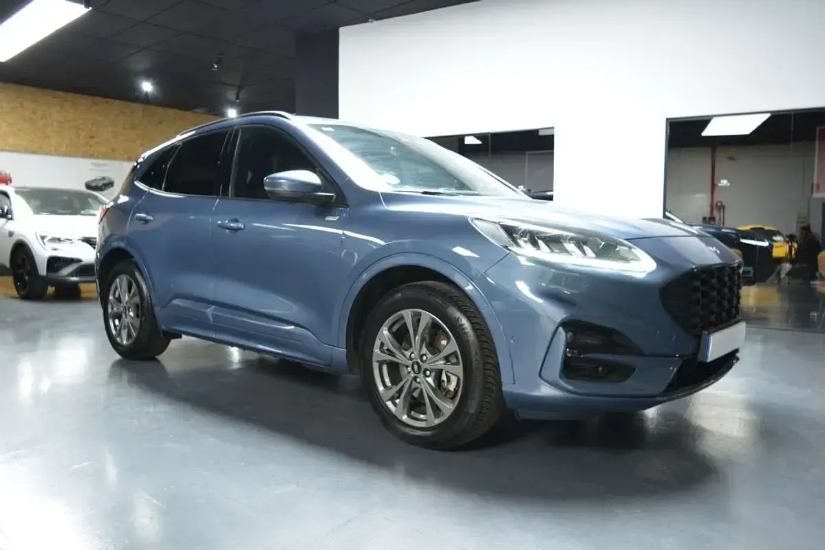 Usado Ford Kuga ST-Line X 226 CV (166 kW) 2020 Azul SUV