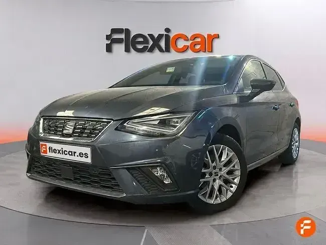 Usado Seat Ibiza XCELLENCE 115 CV (84 kW) 2024 Gris Utilitario