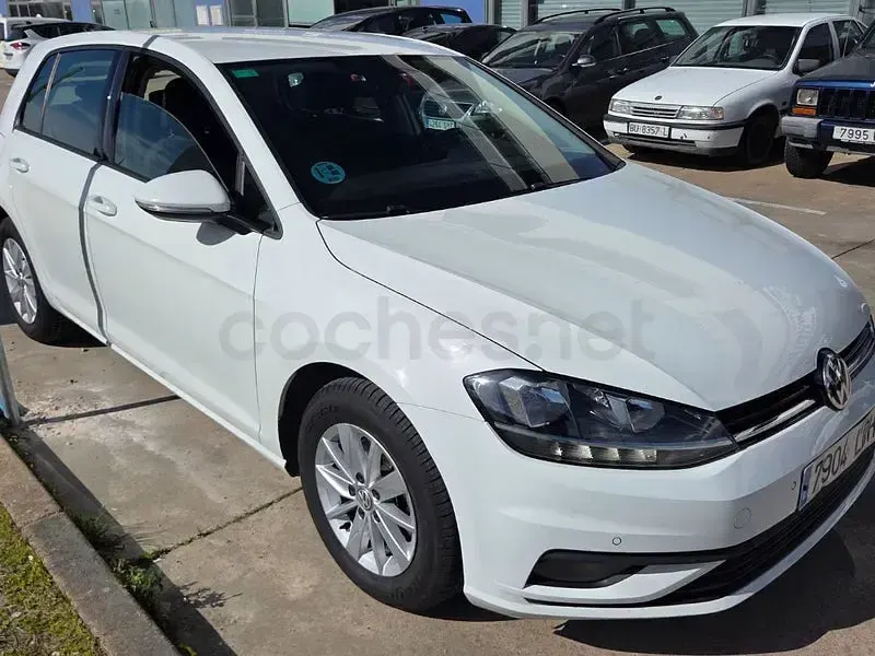 Usado VW Golf VII Advance 115 CV (84 kW) 2019 Granate Berlina