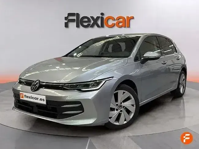 Usado VW Golf VIII 116 CV (85 kW) 2025 Gris