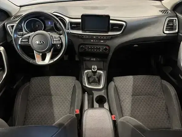 Usado Kia Ceed 140 CV (102 kW) 2019 Blanco Utilitario