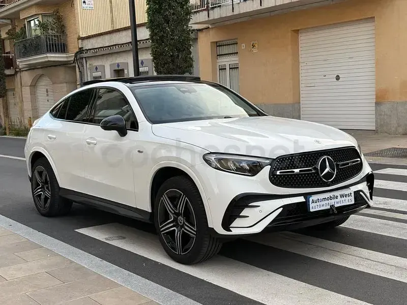 Usado Mercedes GLC300e 333 CV (244 kW) 2025 Blanco Coupe