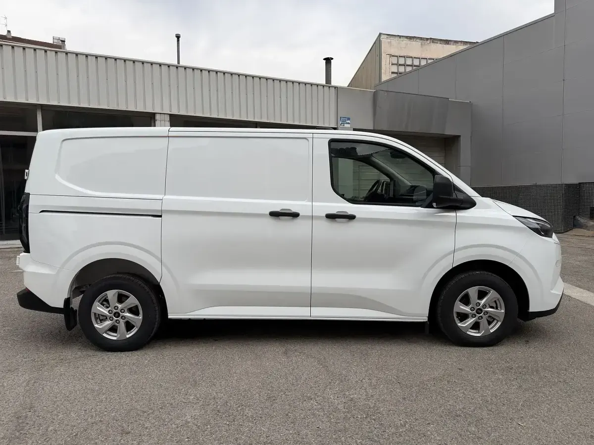 Nuevo Ford Transit Custom Trend 232 CV (170 kW) 2026 Blanco Van