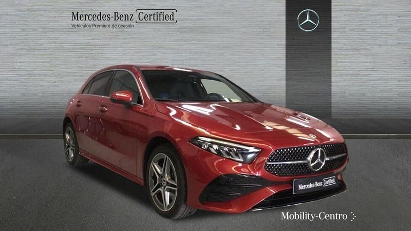 Usado Mercedes A250 217 CV (159 kW) 2024 Manufaktur rojo patagonia metalizado Berlina