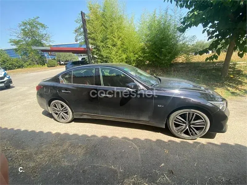 Usado Infiniti Q50 Premium 170 CV (125 kW) 2016 Negro Berlina