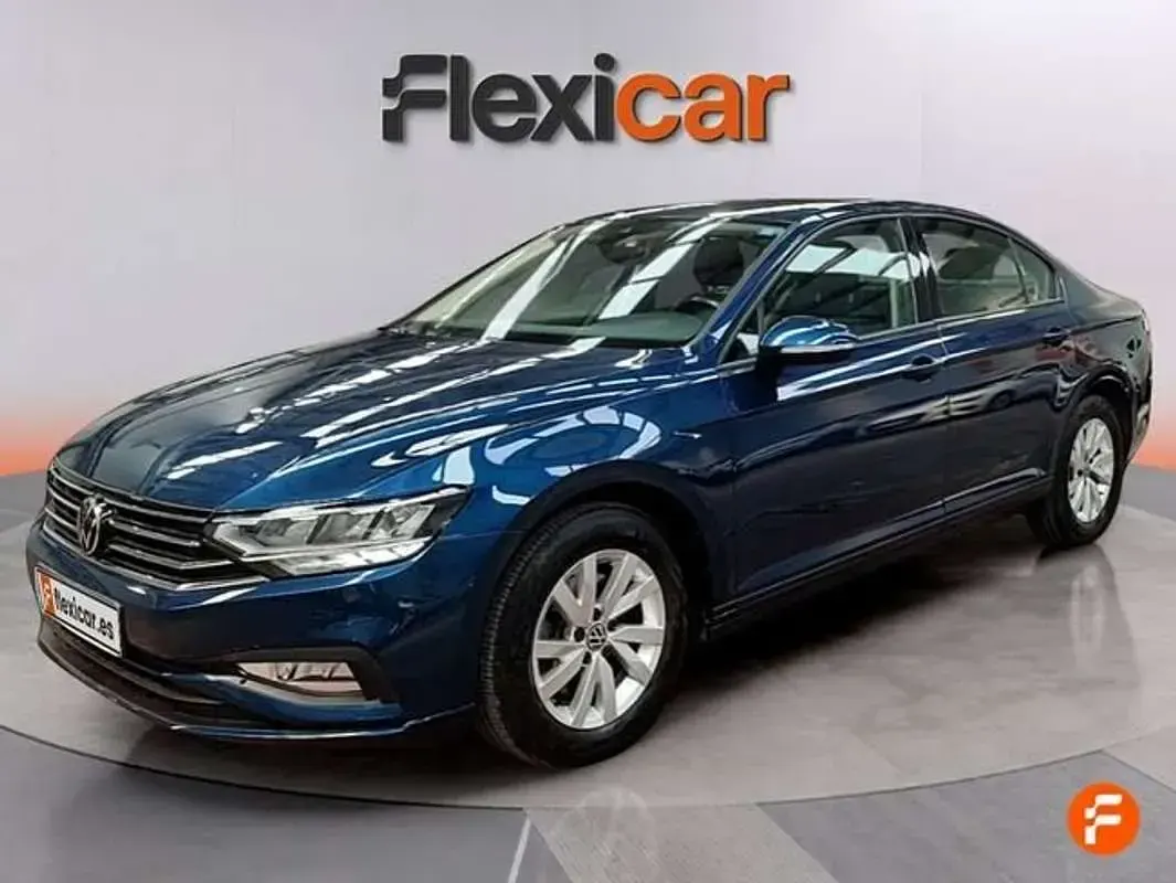 Usado VW Passat 122 CV (89 kW) 2020 Azul Berlina