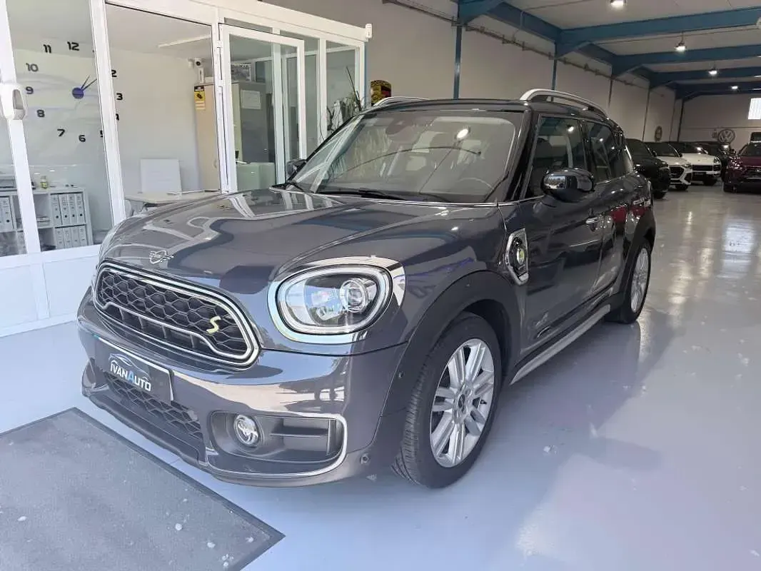 Usado Mini Cooper Countryman 220 CV (161 kW) 2020 Gris SUV