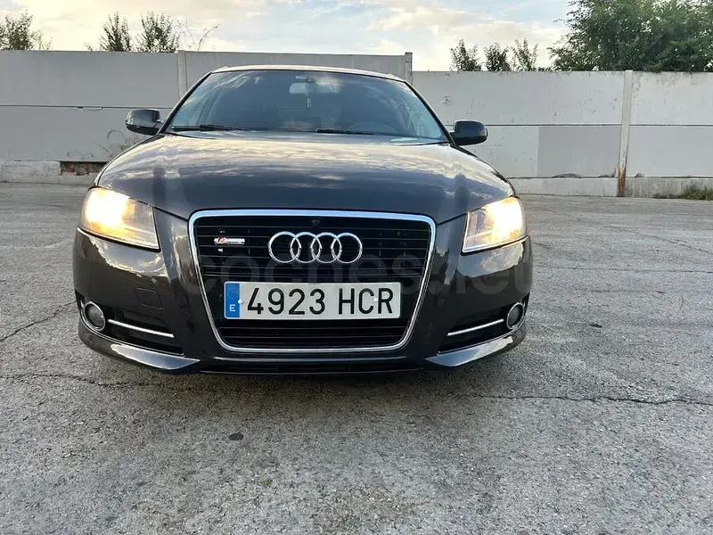 Usado Audi A3 Ambition 105 CV (77 kW) 2011 Negro Utilitario