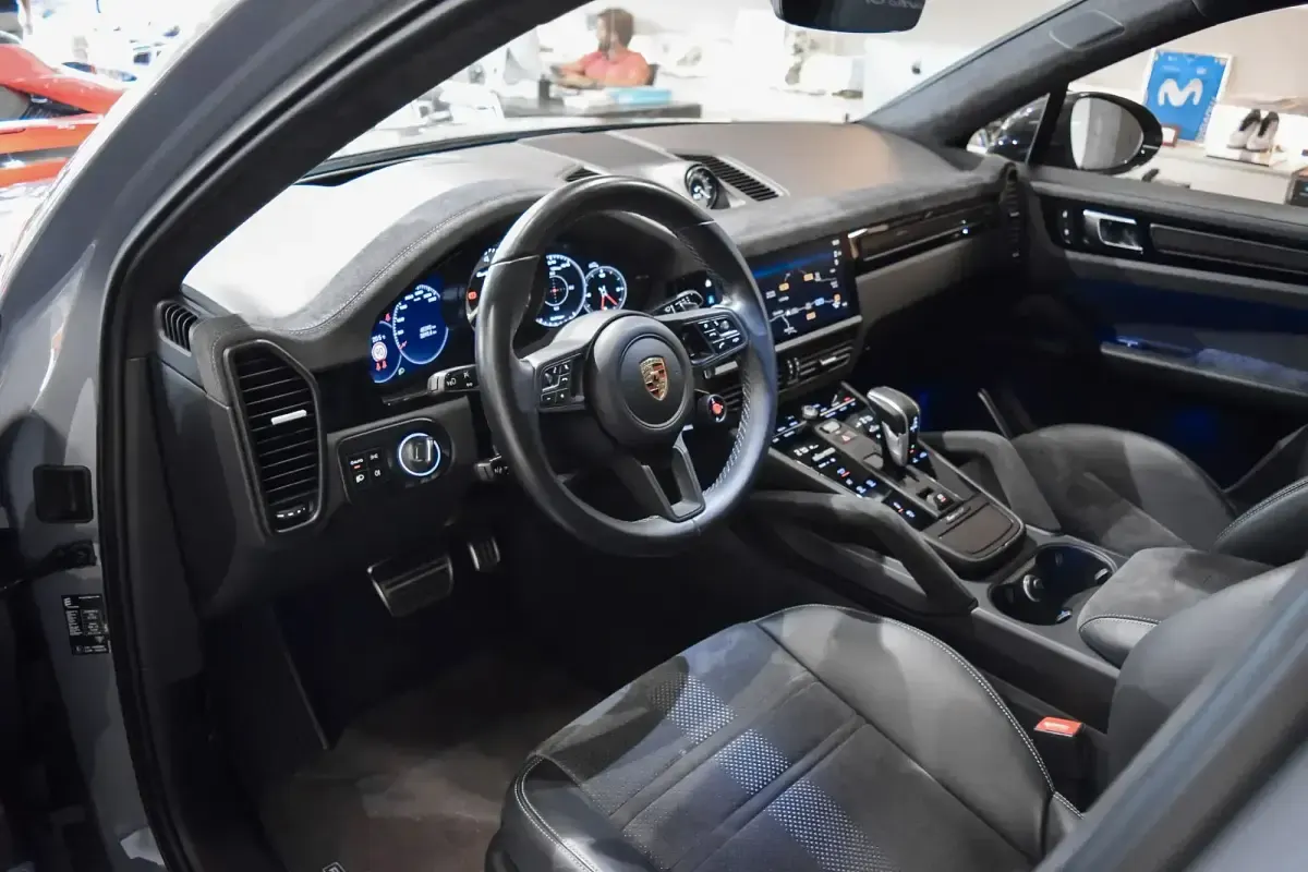 Usado Porsche Cayenne Turbo GT 640 CV (470 kW) 2023 Gris SUV