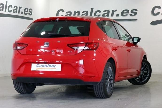 Usado Seat Leon Style 110 CV (80 kW) 2016 Rojo Utilitario