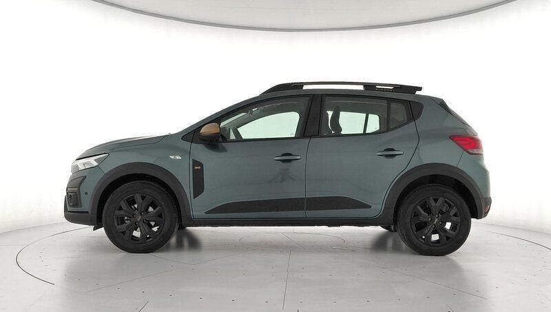 Usado Dacia Sandero Extreme 100 CV (73 kW) 2025 Verde Berlina