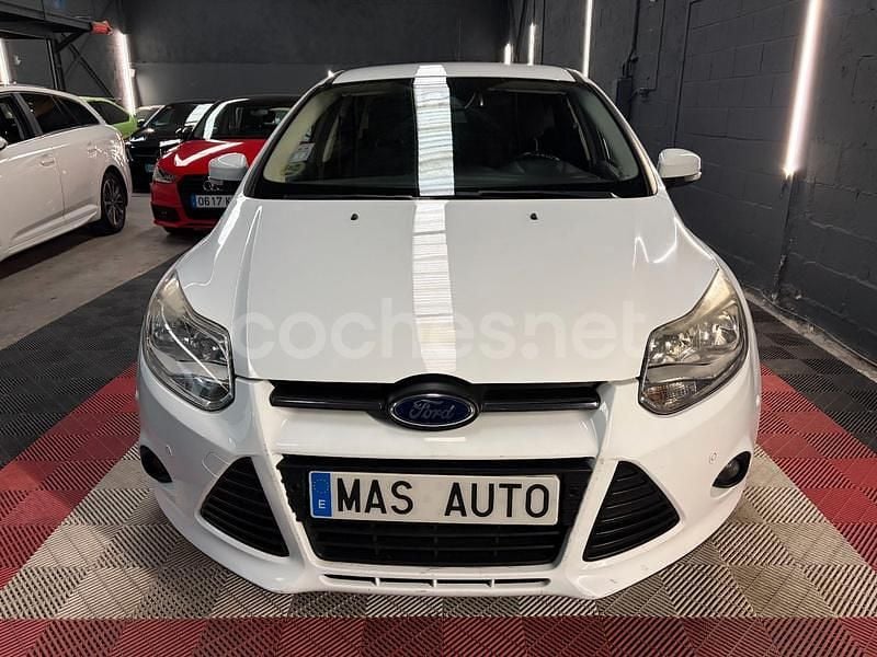 Usado Ford Focus Trend 115 CV (84 kW) 2014 Blanco Berlina