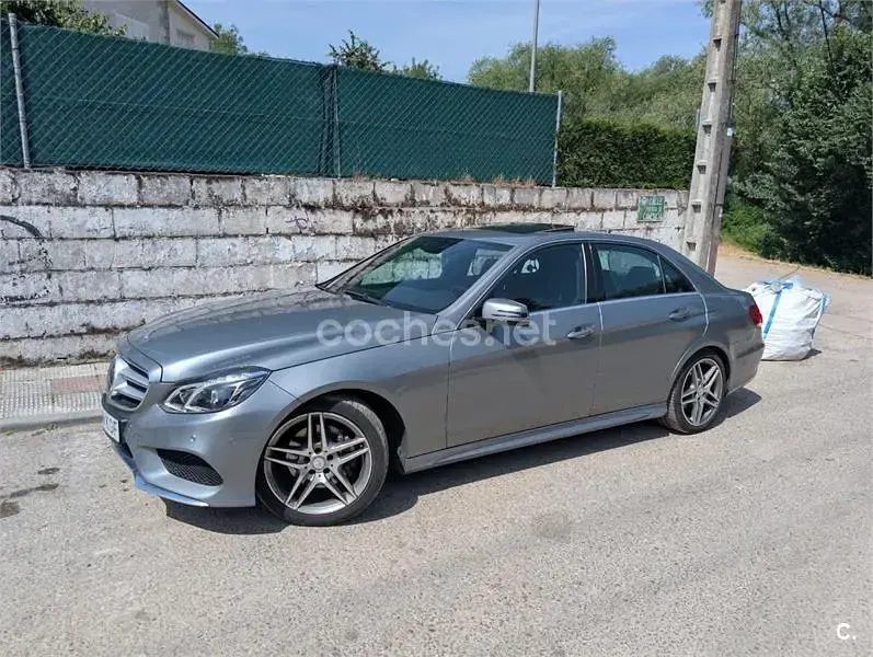 Usado Mercedes E300 231 CV (169 kW) 2014 Gris / plata Berlina