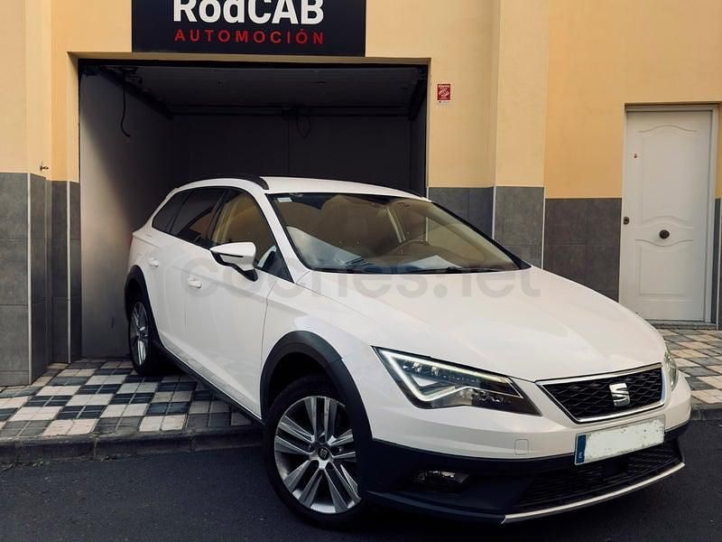 Usado Seat Leon 4Drive 150 CV (110 kW) 2019 Blanco Familiar