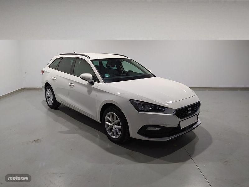 Blanco Usado 2022 Seat Leon Style Berlina | 19.700 € (Buen precio) - Imagen 1/4