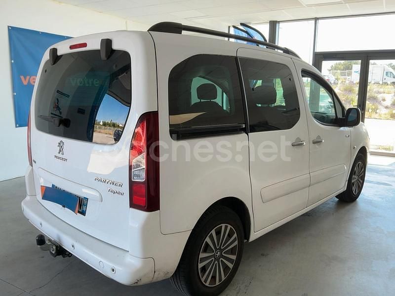 Usado Peugeot Partner Tepee Active 100 CV (73 kW) 2016 Blanco Monovolumen