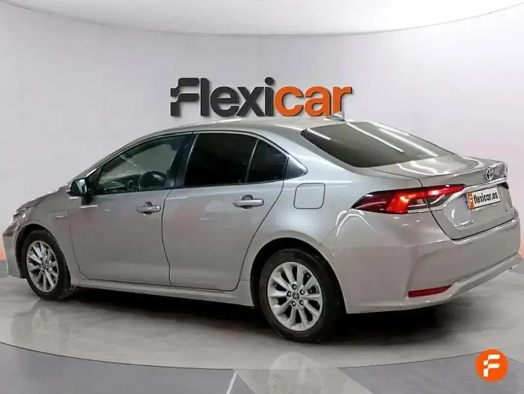 Usado Toyota Corolla Active 122 CV (89 kW) 2019 Gris Utilitario