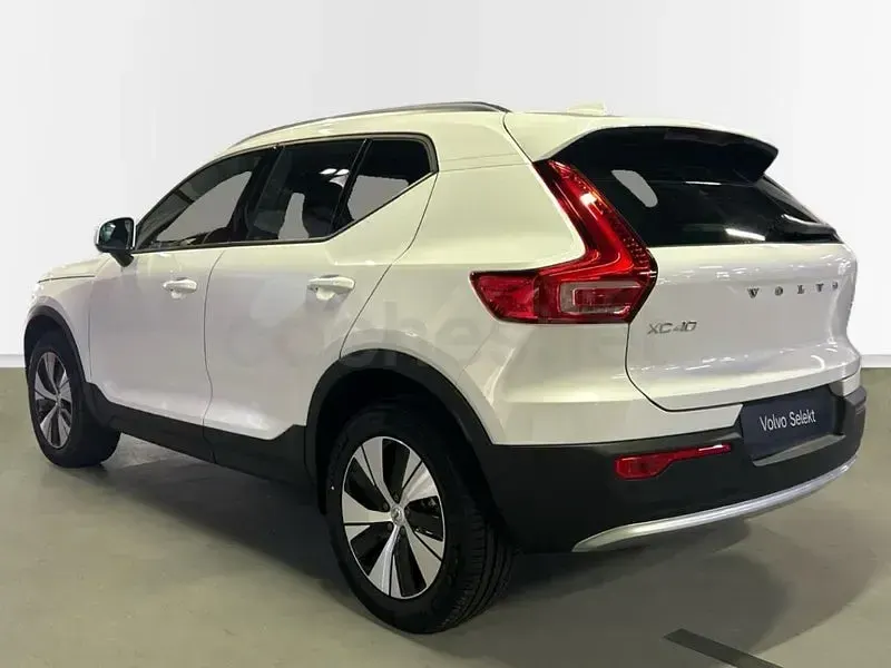 Nuevo Volvo XC40 Core 163 CV (119 kW) 2025 Blanco SUV