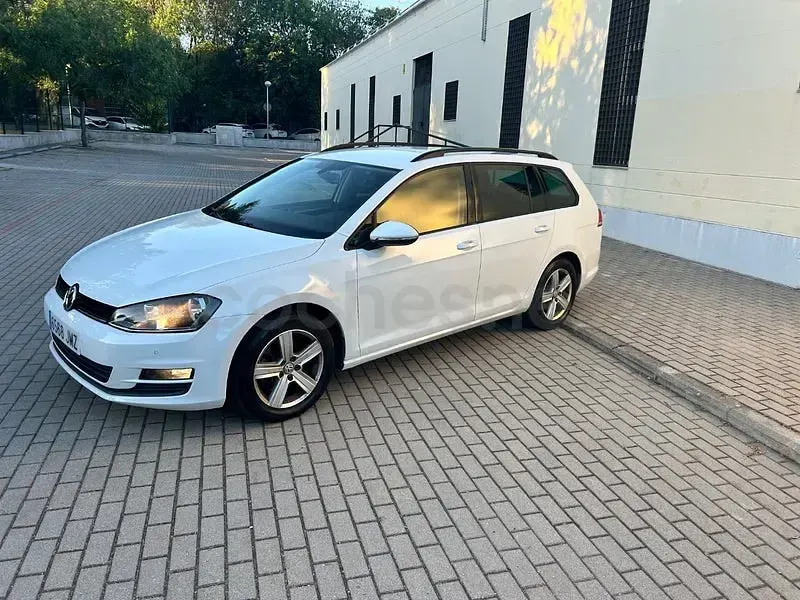 Usado VW Golf VII Advance 110 CV (80 kW) 2016 Blanco Familiar