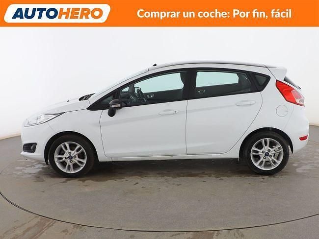 Usado Ford Fiesta Trend 100 CV (73 kW) 2015 Blanco Berlina
