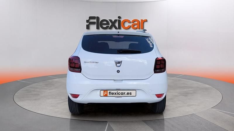Usado Dacia Sandero Ambiance 73 CV (53 kW) 2017 Blanco Berlina