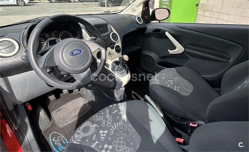 Usado Ford Ka 69 CV (50 kW) 2013 Rojo Berlina