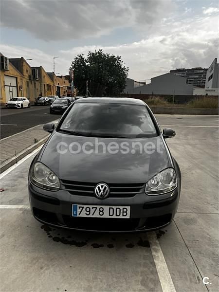 Gris / plata Usado 2004 VW Golf IV Trendline Berlina | 4400 € (Un poco caro) - Imagen 1/4