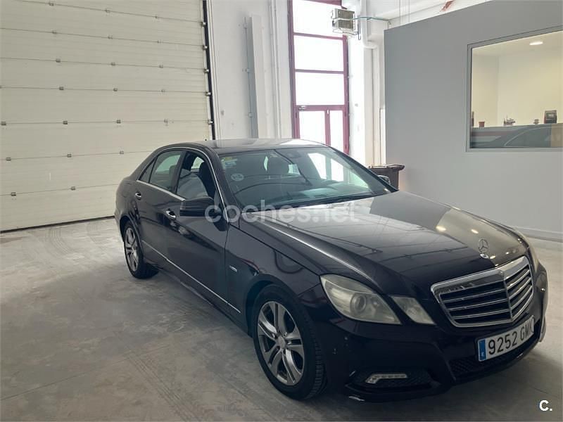 Usado Mercedes E350 Elegance 211 CV (155 kW) 2009 Granate Berlina