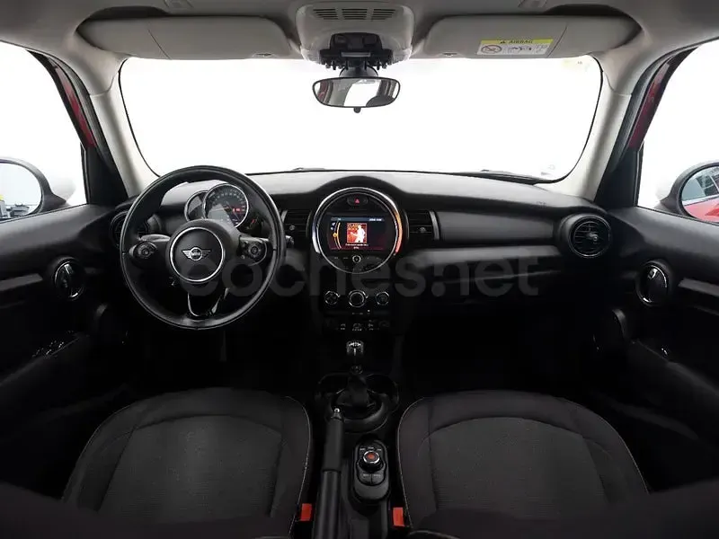 Usado Mini ONE 102 CV (75 kW) 2021 Rojo Utilitario
