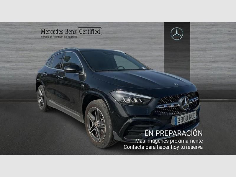 Usado Mercedes GLA250 AMG line 218 CV (160 kW) 2025 Negro SUV