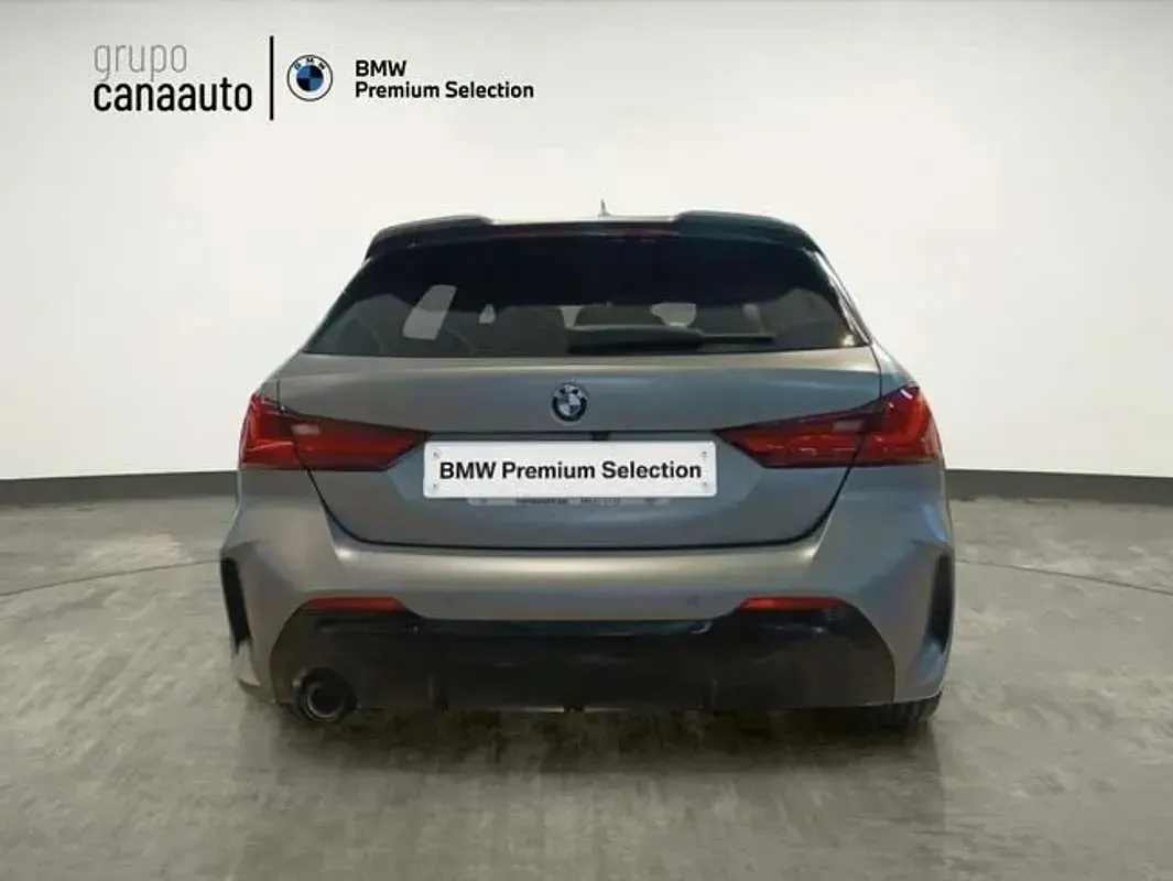 Usado BMW 118 Comfort Edition 136 CV (100 kW) 2024 Gris Utilitario