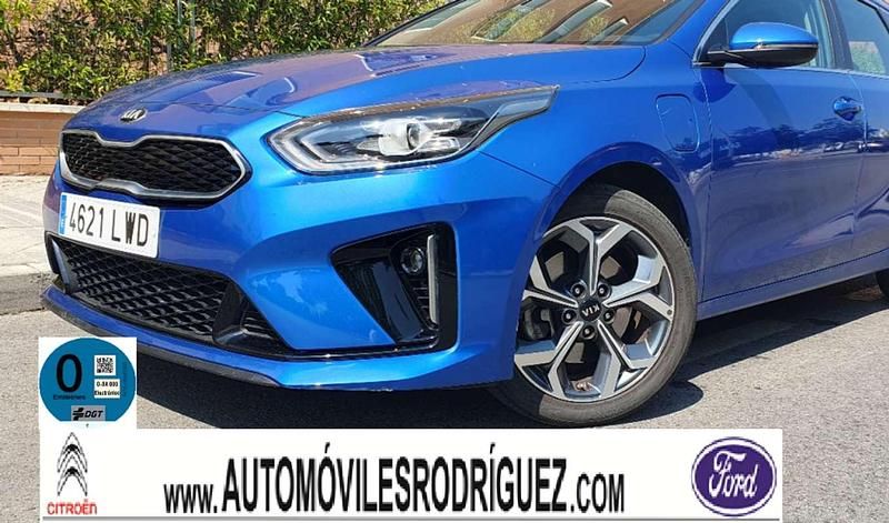 Usado Kia Ceed 141 CV (103 kW) 2022 Azul Utilitario