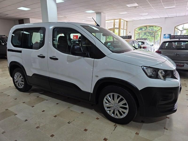 Usado Peugeot Rifter Active 102 CV (75 kW) 2021 Blanco Monovolumen