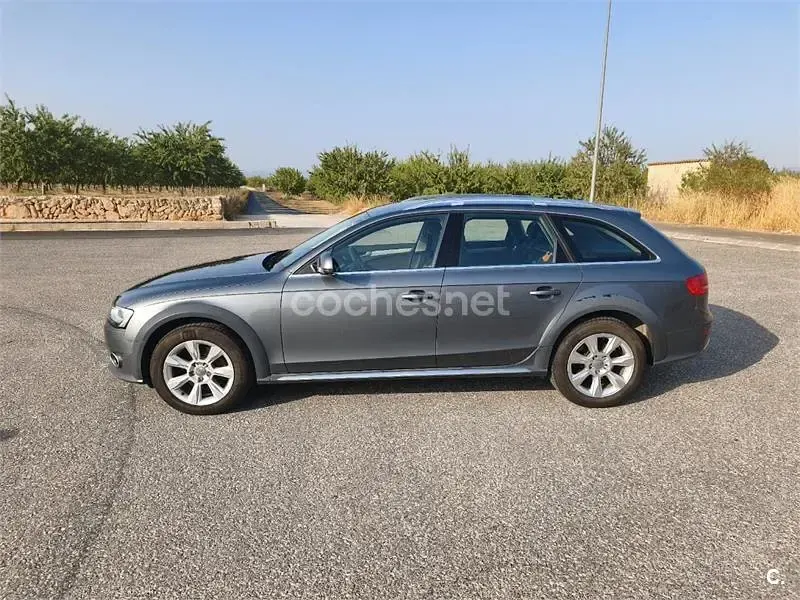 Usado Audi A4 Allroad 245 CV (180 kW) 2012 Gris / plata Familiar