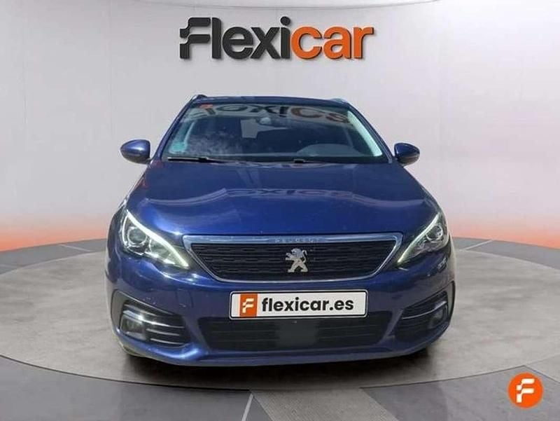 Usado Peugeot 308 SW Allure 131 CV (96 kW) 2019 Azul Familiar