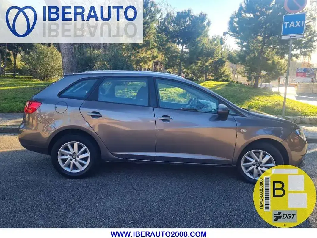 Usado Seat Ibiza ST Style 105 CV (77 kW) 2015 Gris Familiar