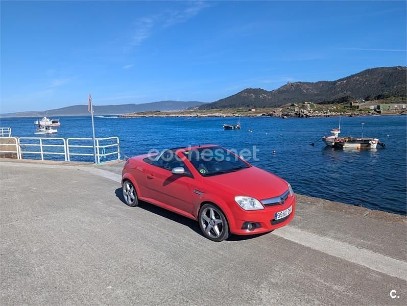 Usado Opel Tigra Sport 125 CV (91 kW) 2005 Rojo Descapotable