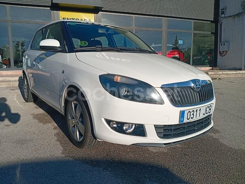Blanco Usado 2015 Skoda Fabia Active Berlina | 7899 € (Precio justo) - Imagen 1/4