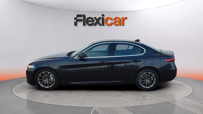 Usado Alfa Romeo Giulia Super 180 CV (132 kW) 2017 Negro Berlina