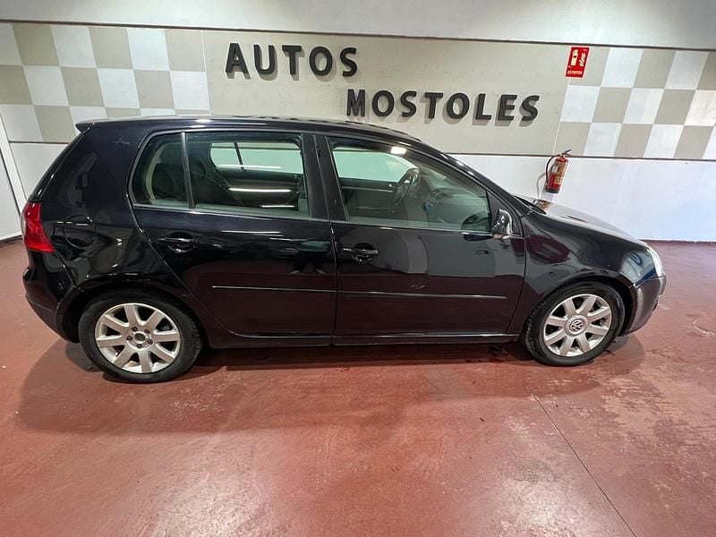 Usado VW Golf IV Sportline 105 CV (77 kW) 2004 Negro Utilitario